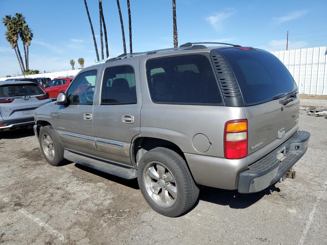 2003 GMC Yukon - Image 2