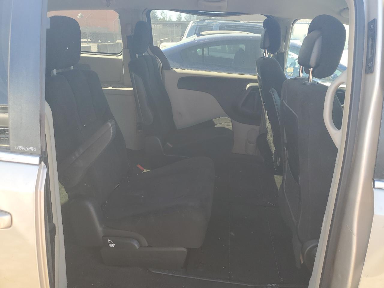 2013 Dodge Caravan - Image 11