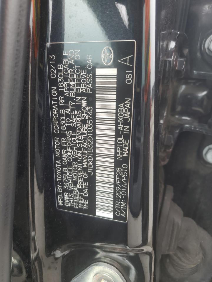 2013 Toyota Prius - Image 12