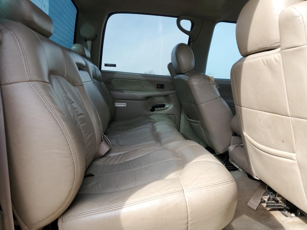 2001 Chevrolet Silverado - Image 10