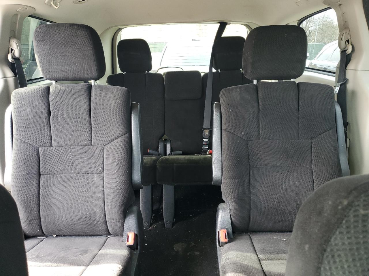 2012 Dodge Caravan - Image 10