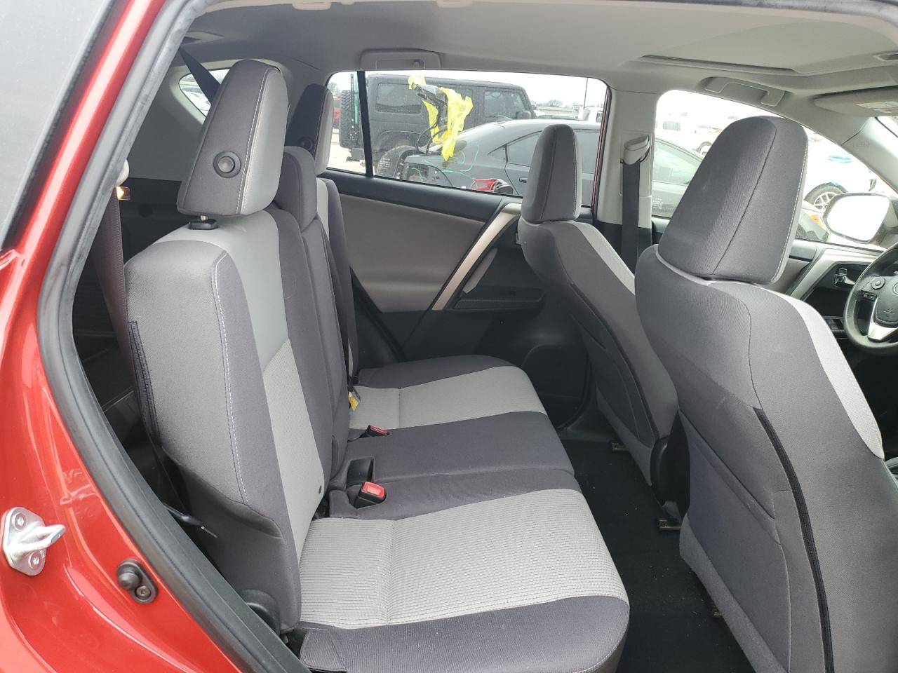 2015 Toyota RAV 4 - Image 11