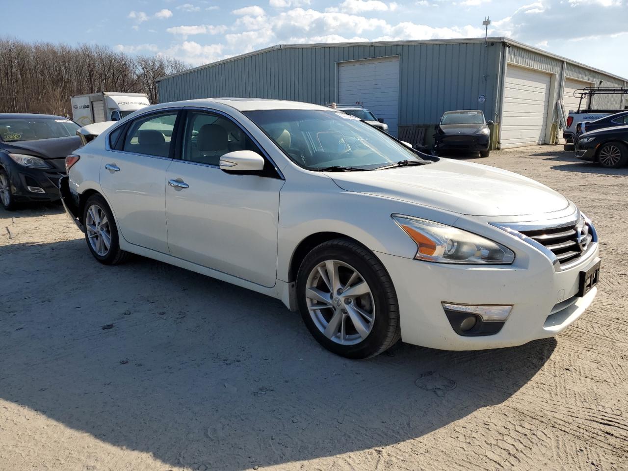 2015 Nissan Altima - Image 4