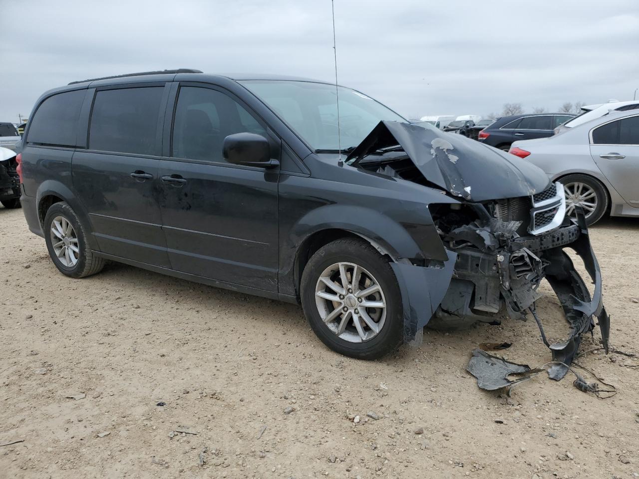 2016 Dodge Caravan - Image 4