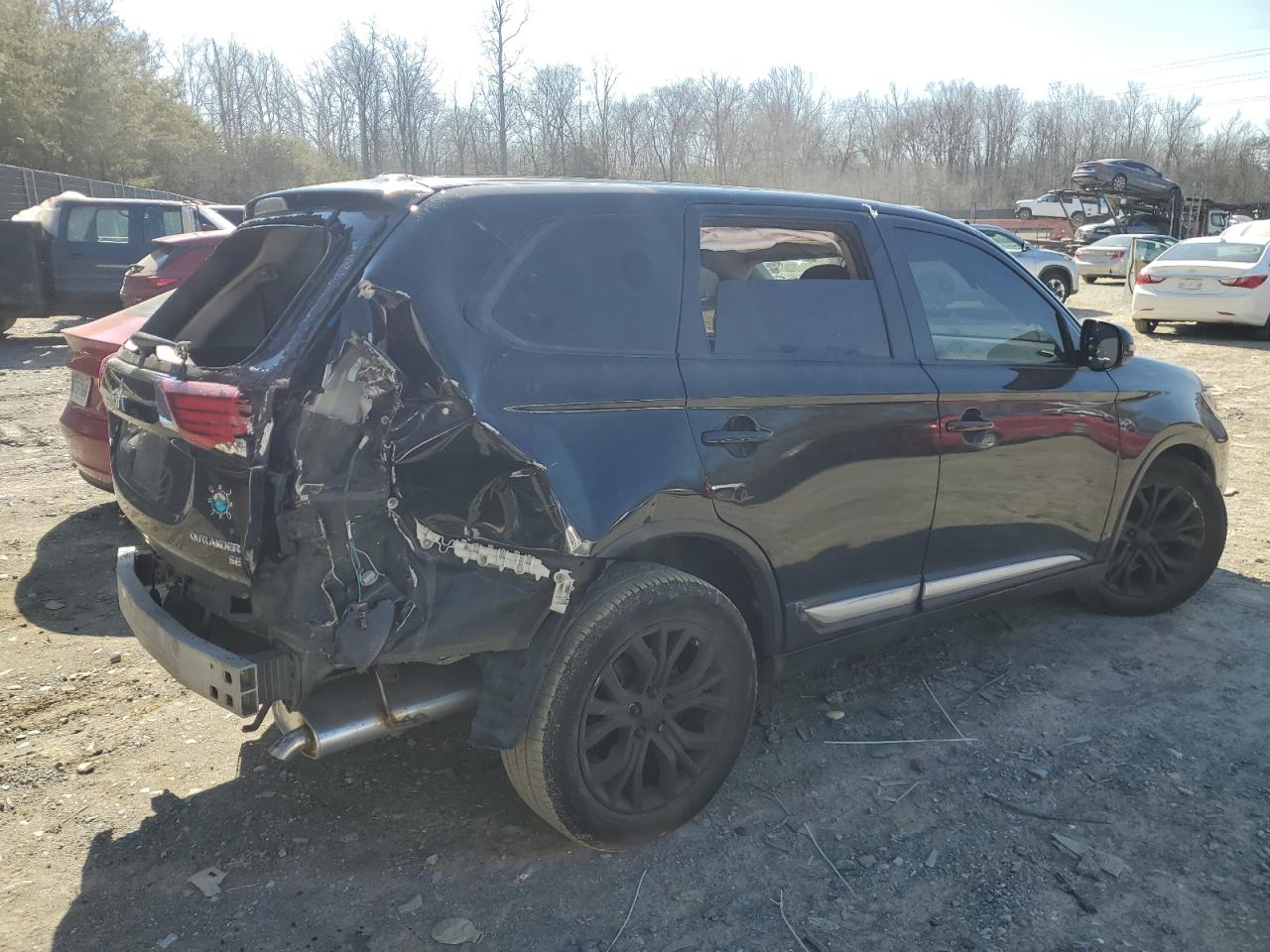 2016 Mitsubishi Outlander - Image 3