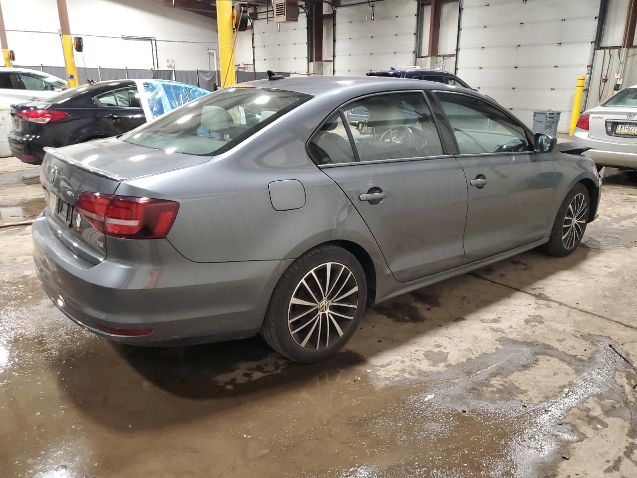 2016 Volkswagen Jetta - Image 3