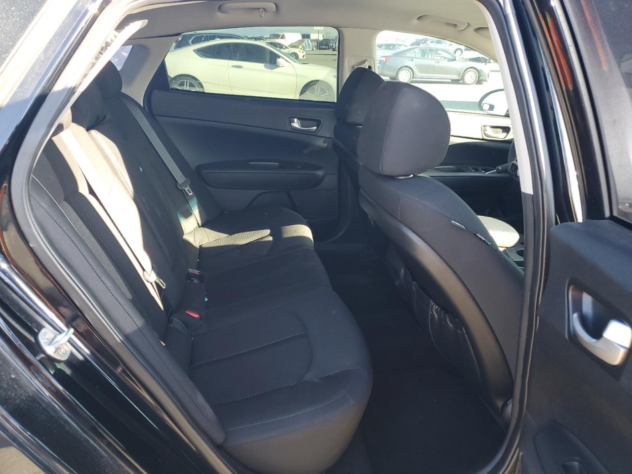 2017 Kia Optima - Image 10
