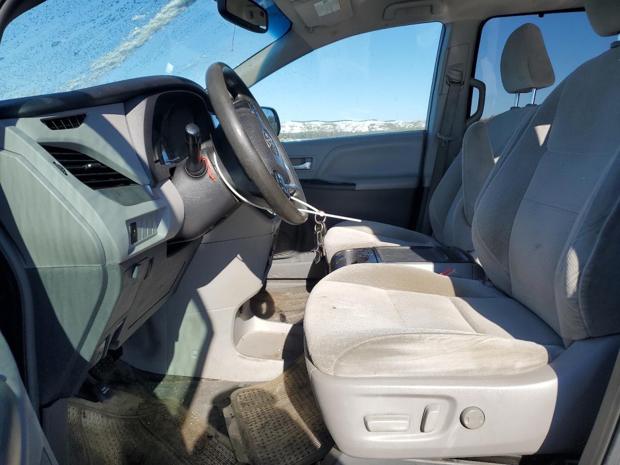 2015 Toyota Sienna - Image 7