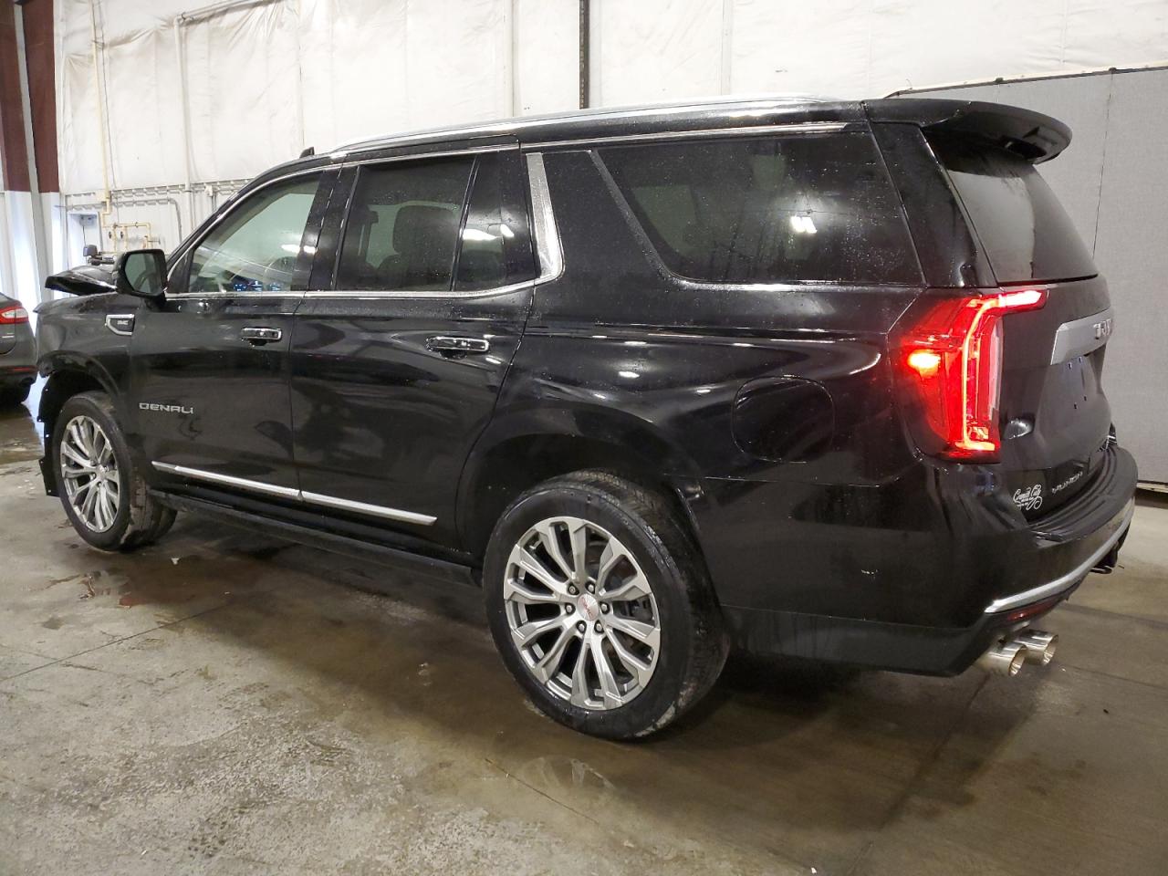 2022 GMC Yukon - Image 2
