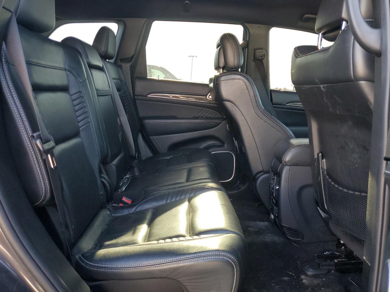 2018 Jeep Grand Cherokee - Image 10