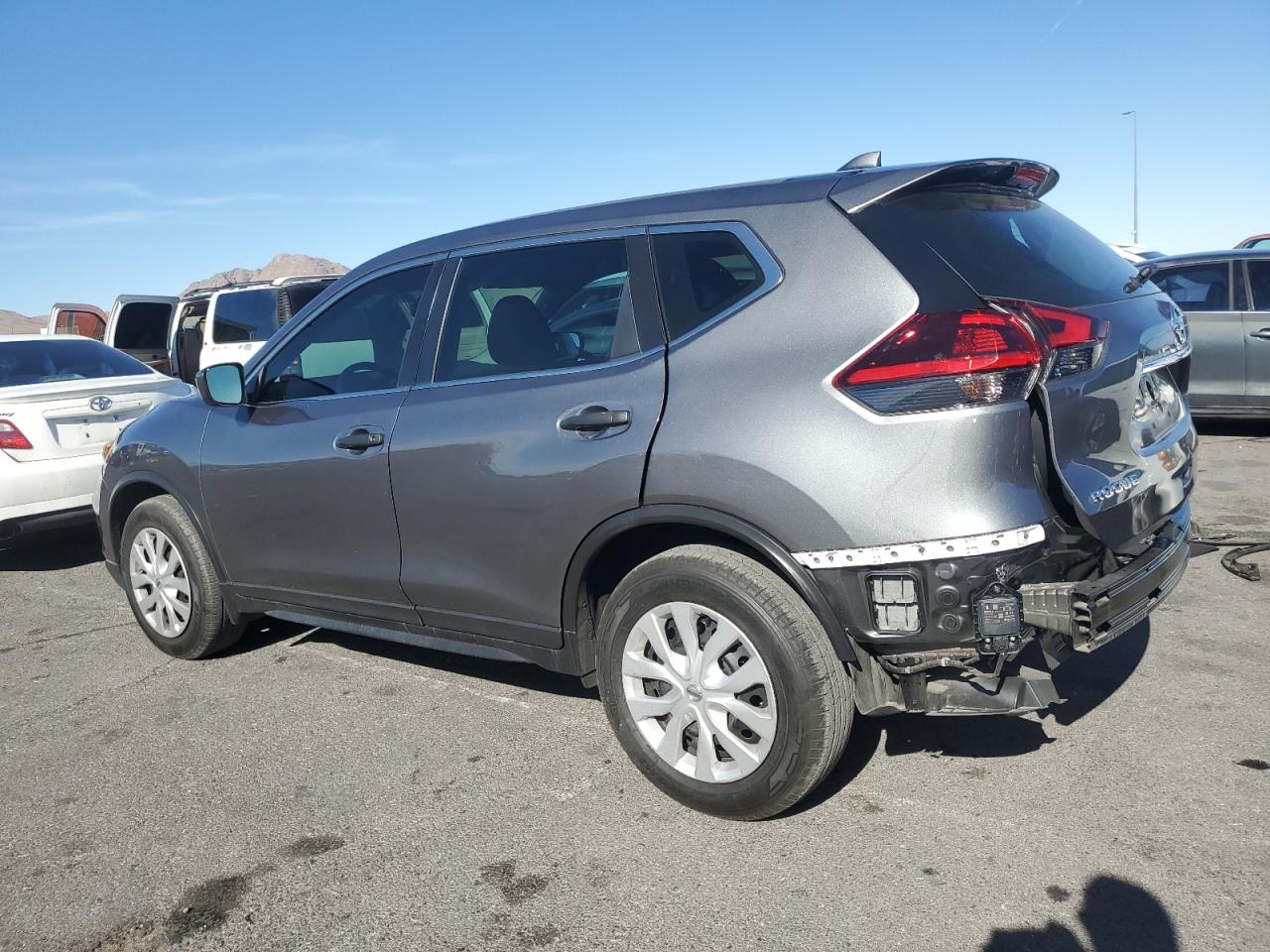 2020 Nissan Rogue - Image 2