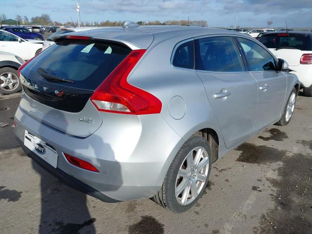 2017 VOLVO V40 INSCRI