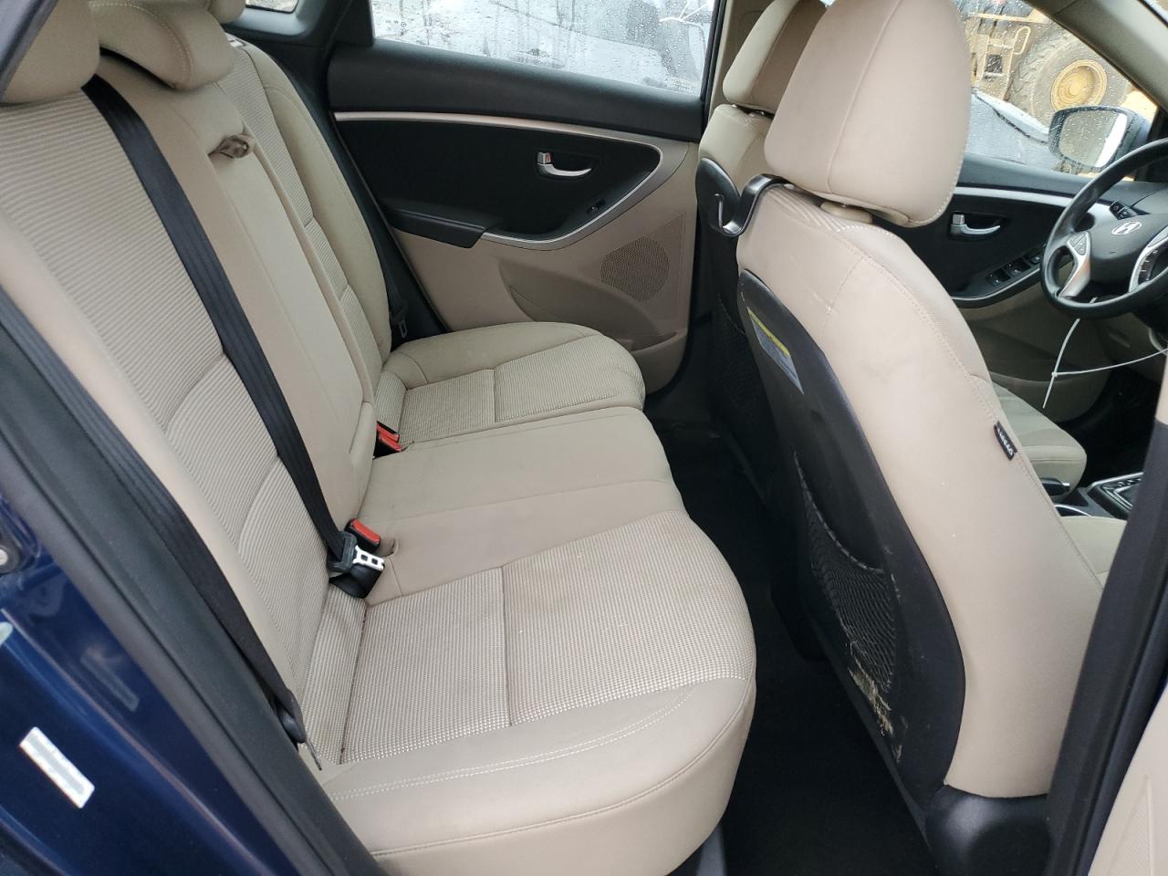 2013 Hyundai Elantra - Image 10