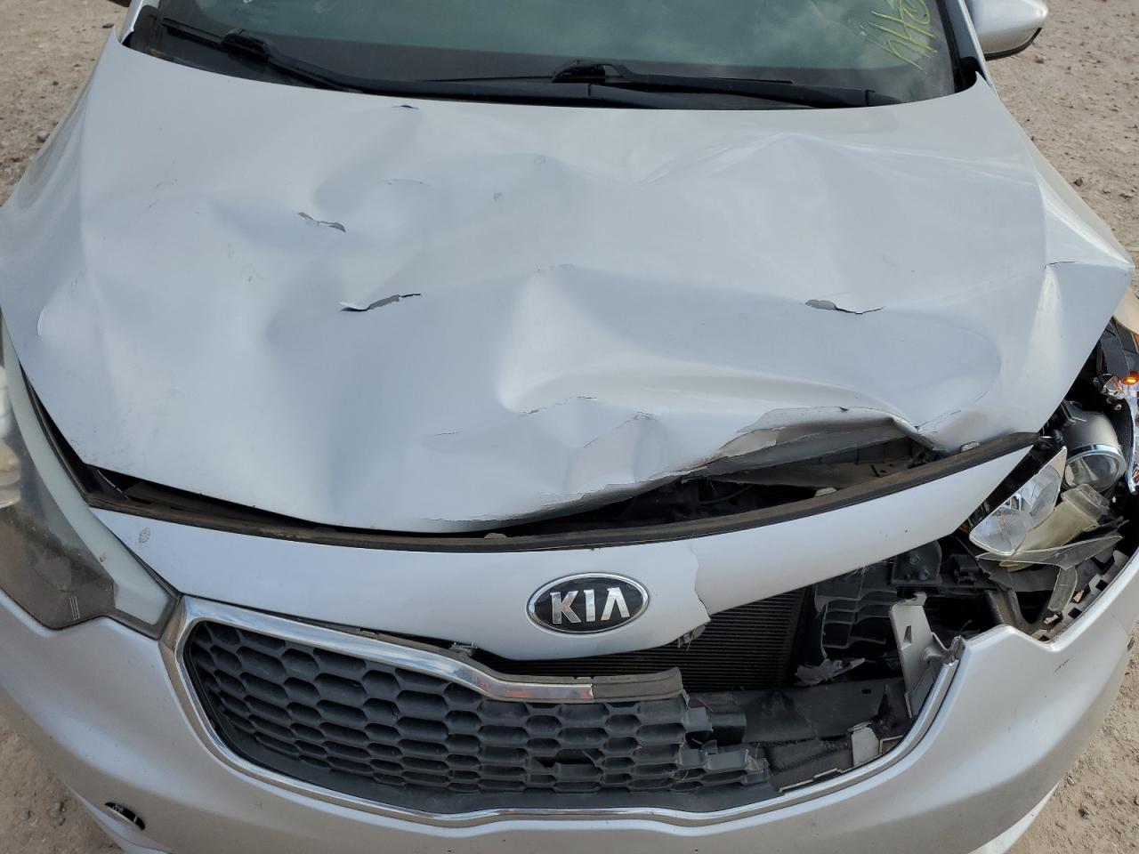 2016 Kia Forte - Image 11