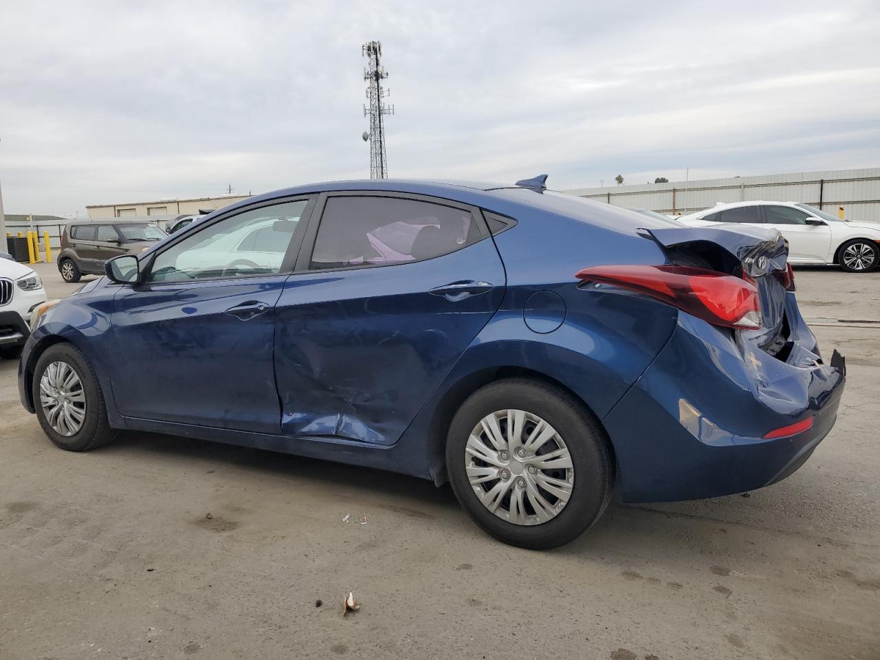 2016 Hyundai Elantra - Image 2