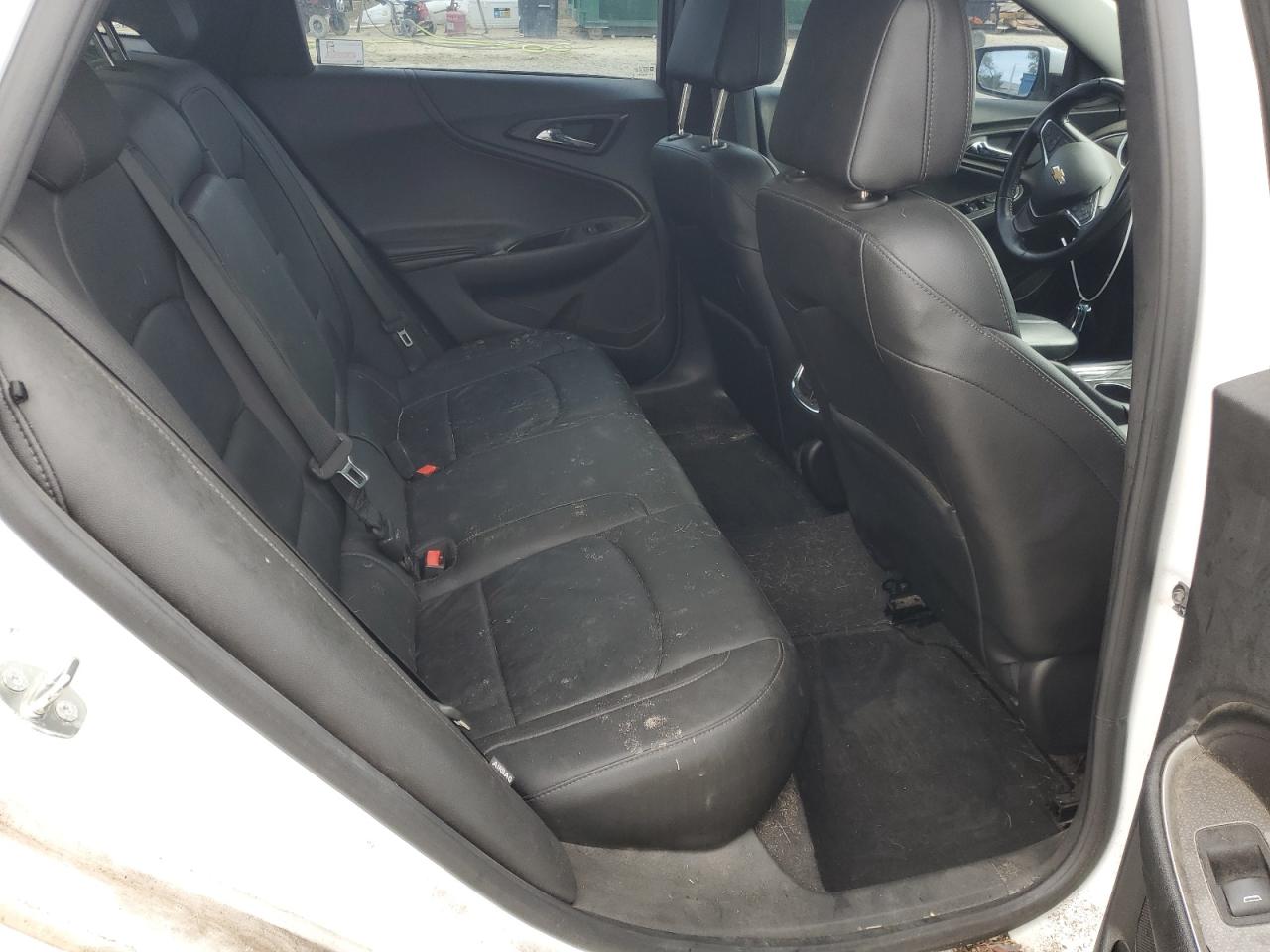 2016 Chevrolet Malibu - Image 10