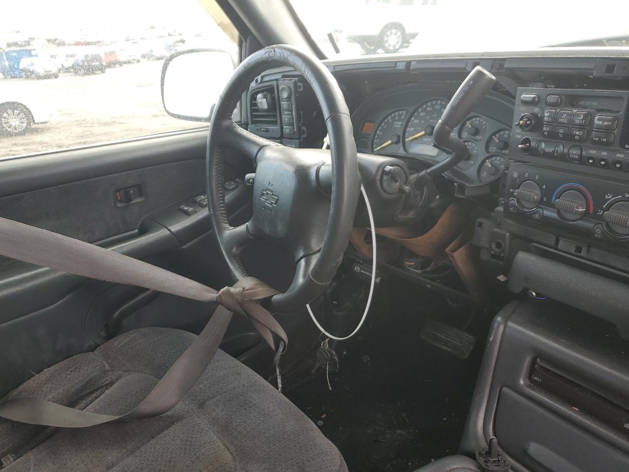 1999 Chevrolet Silverado - Image 7