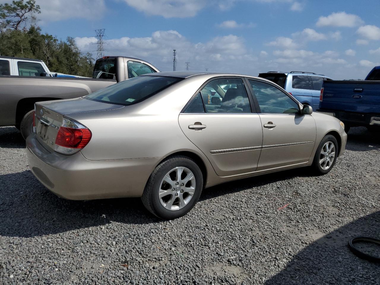 2005 Toyota Camry - Image 3