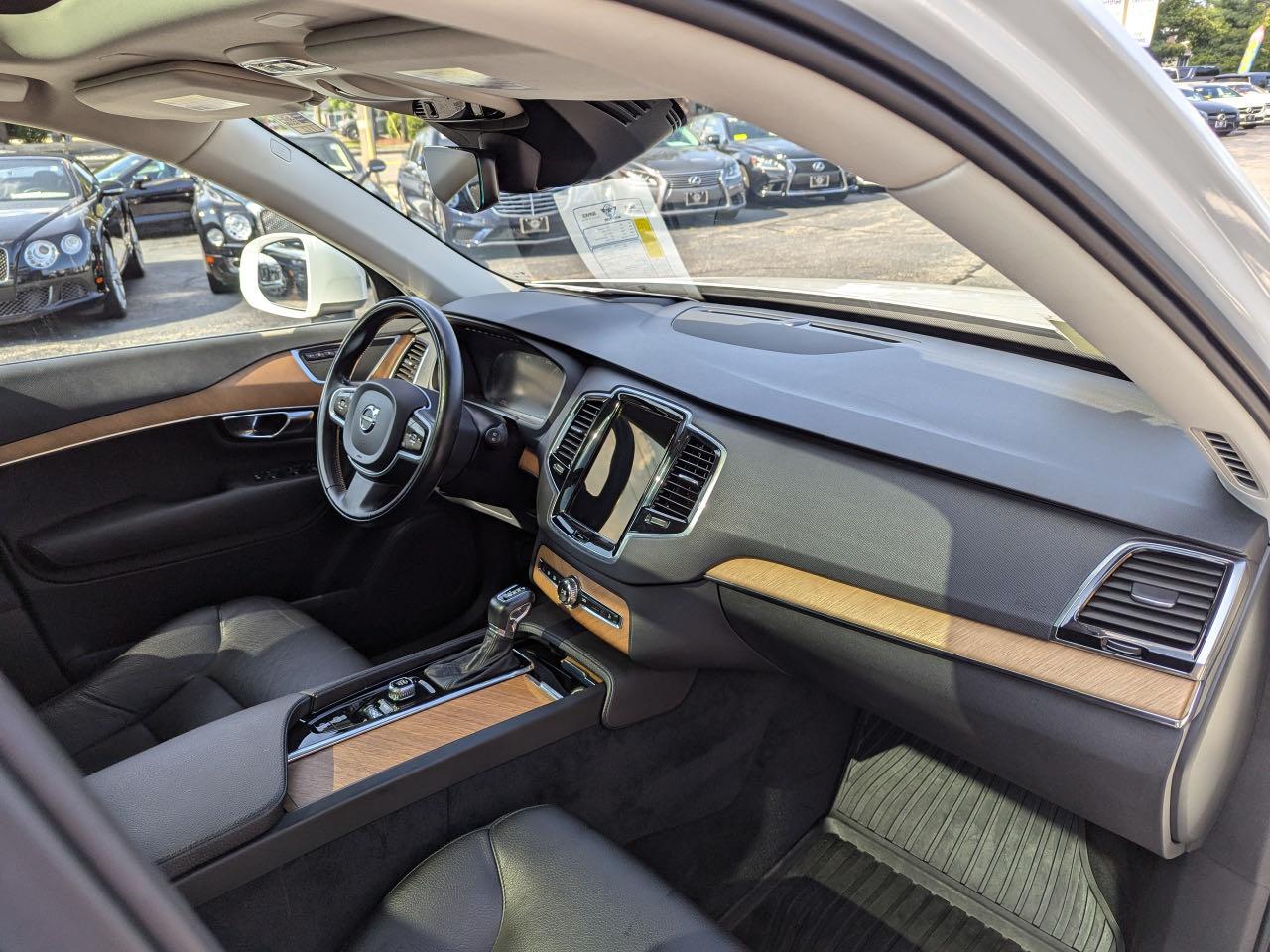2021 Volvo XC90 - Image 5