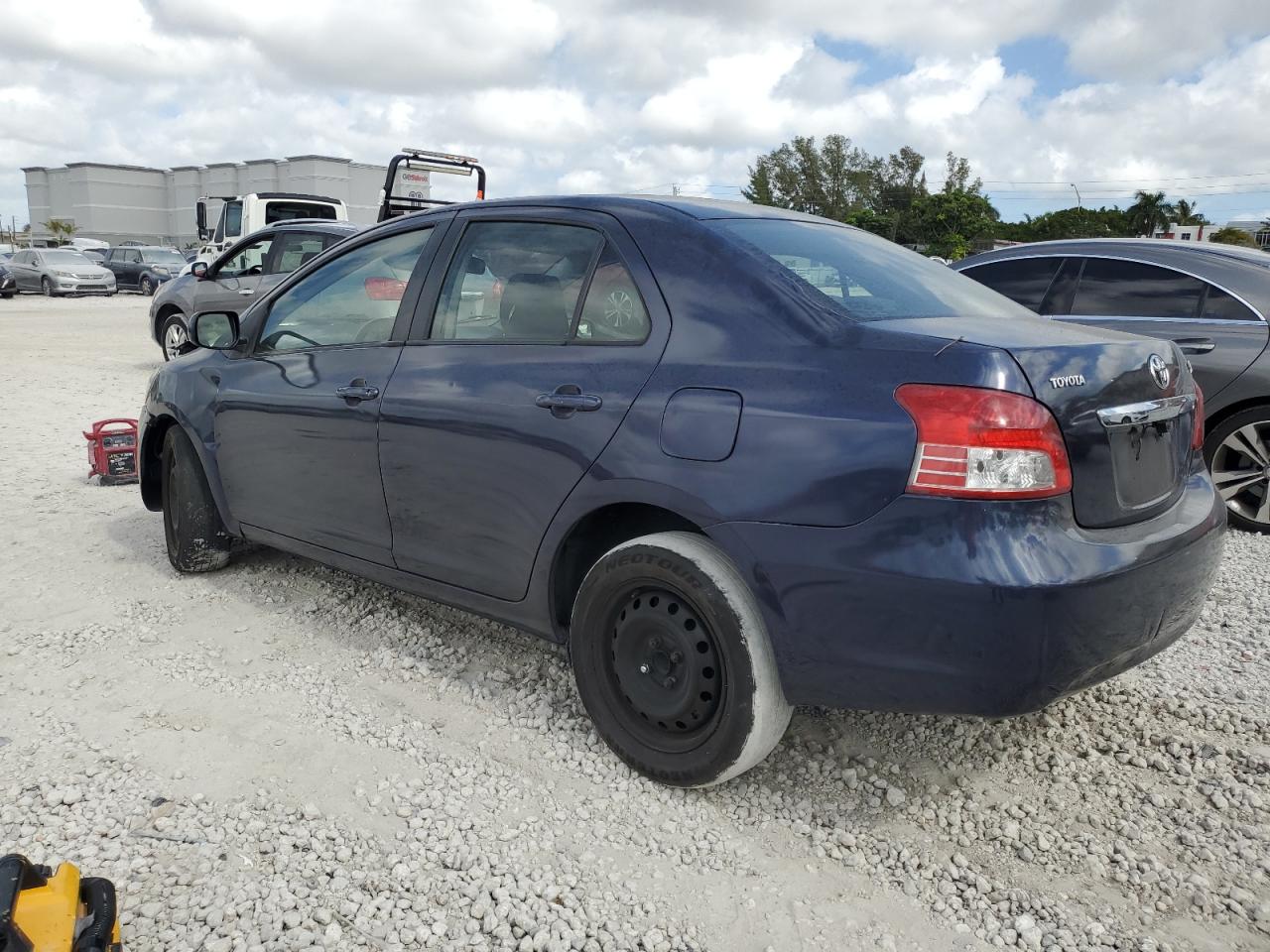 2008 Toyota Yaris - Image 2