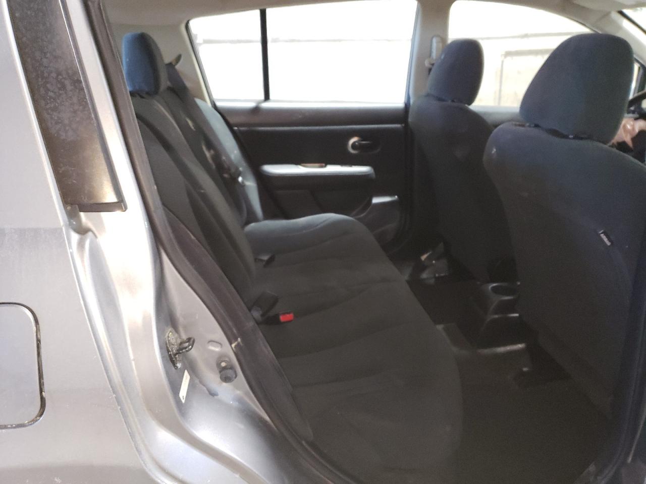 2012 Nissan Versa - Image 10