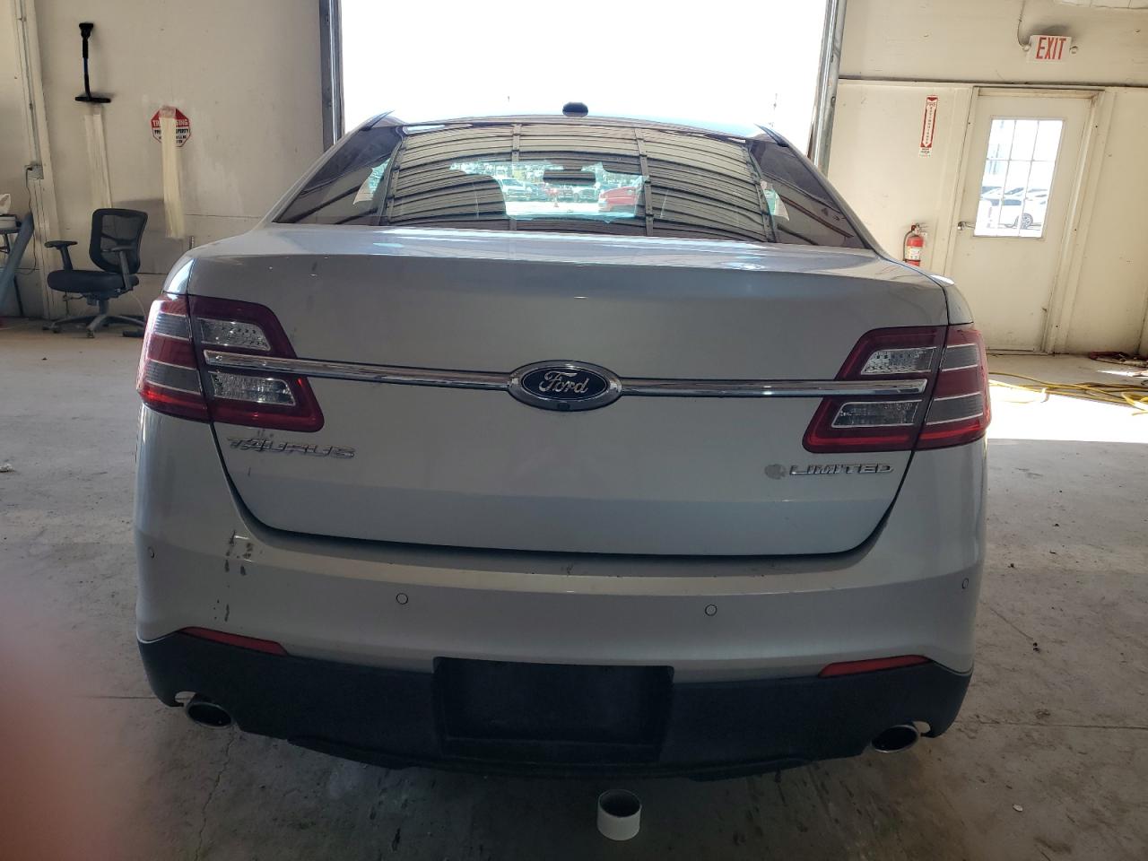 2014 Ford Taurus - Image 6