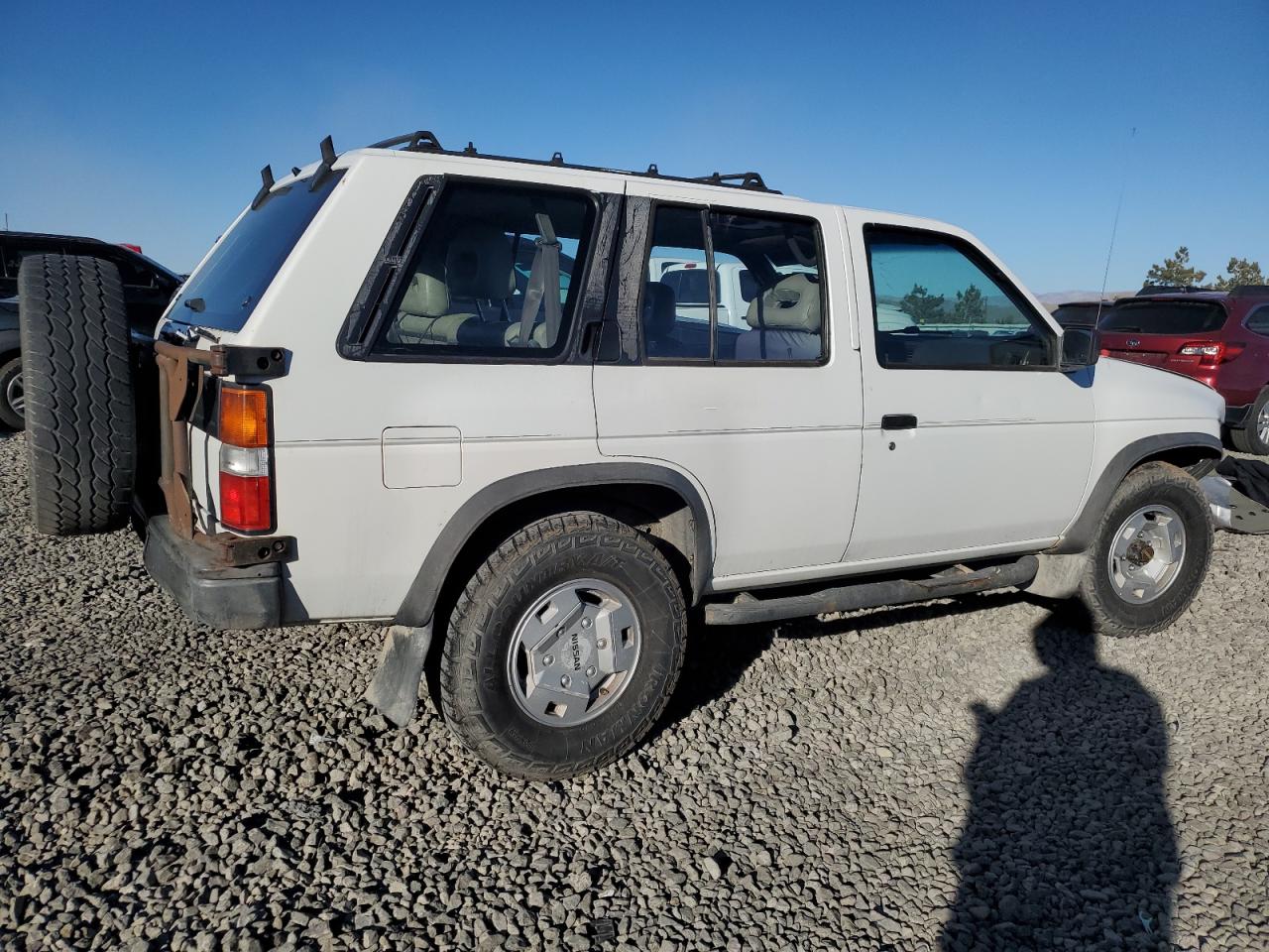 1992 Nissan Pathfinder - Image 3