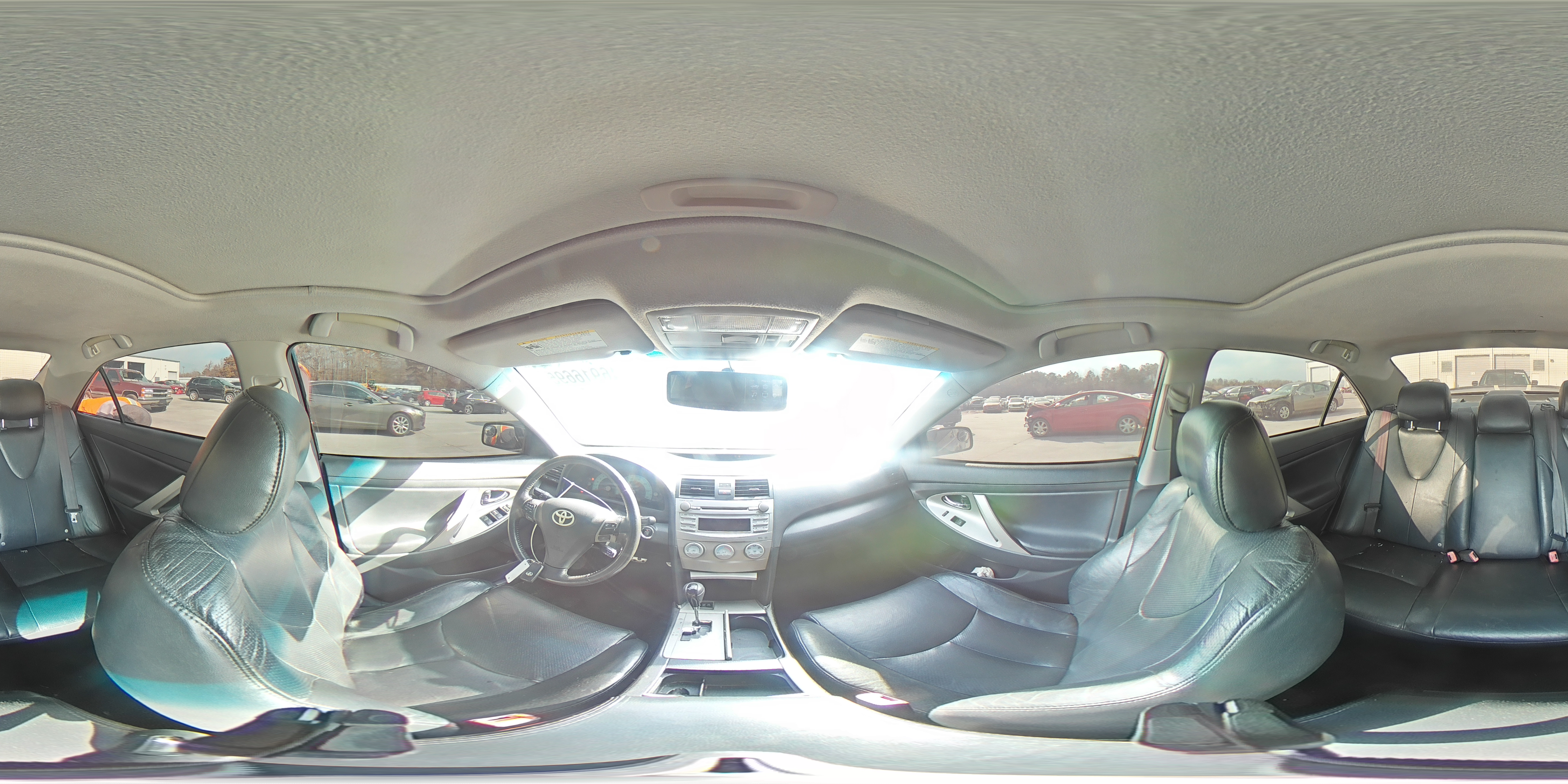 2011 Toyota Camry - Image 13