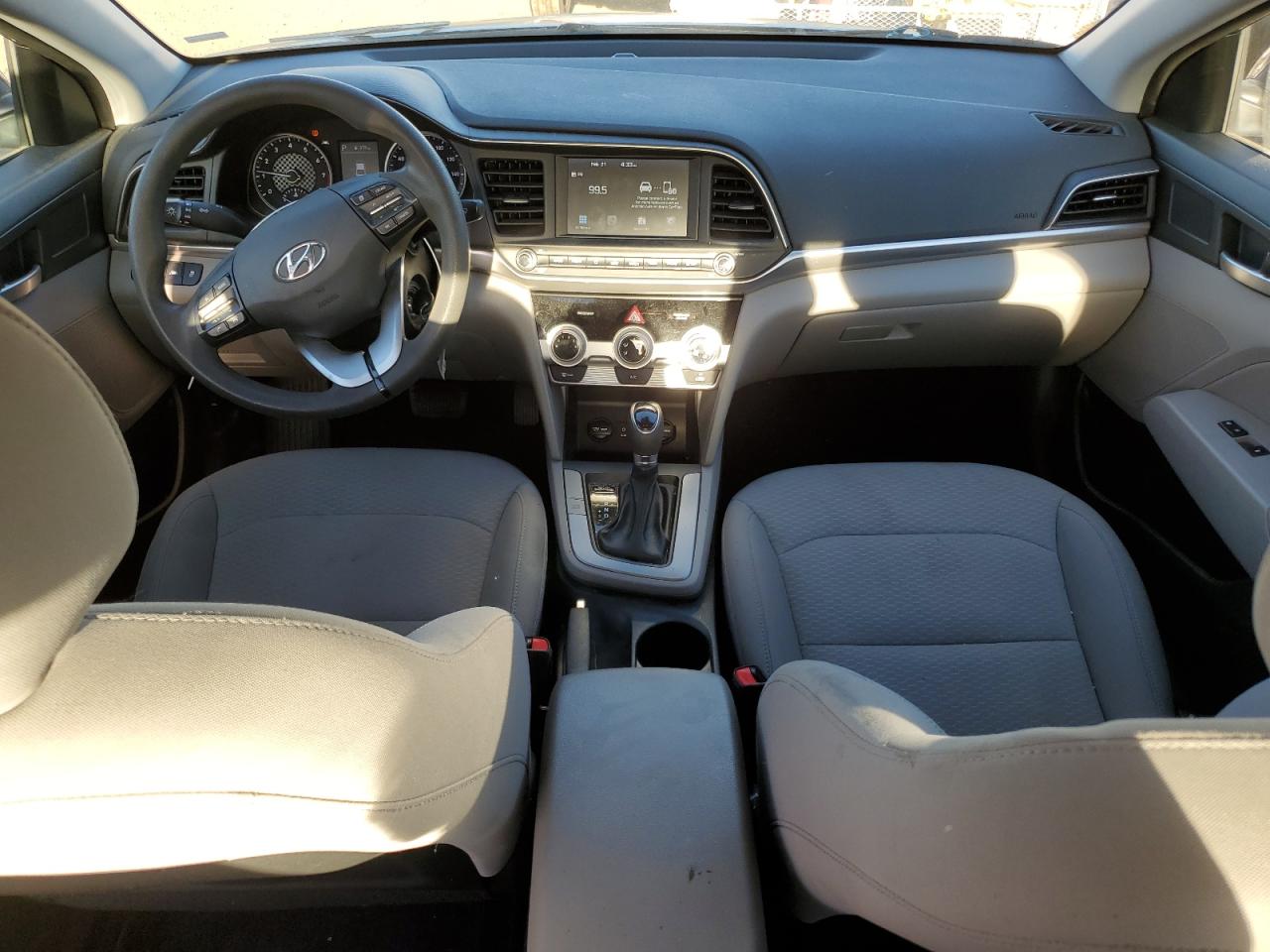 2019 Hyundai Elantra - Image 8