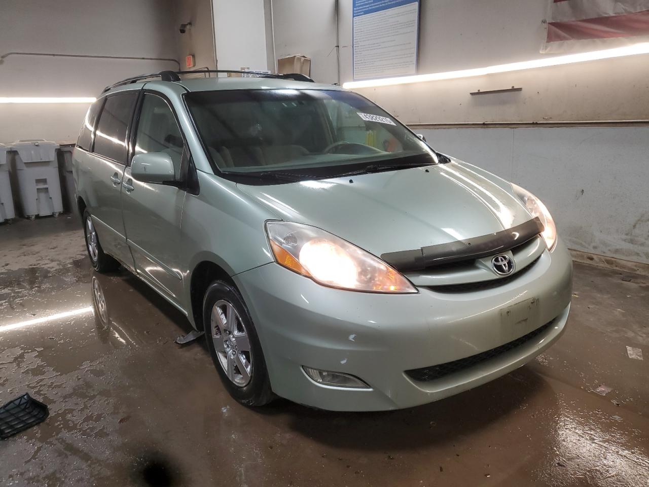 2007 Toyota Sienna - Image 4