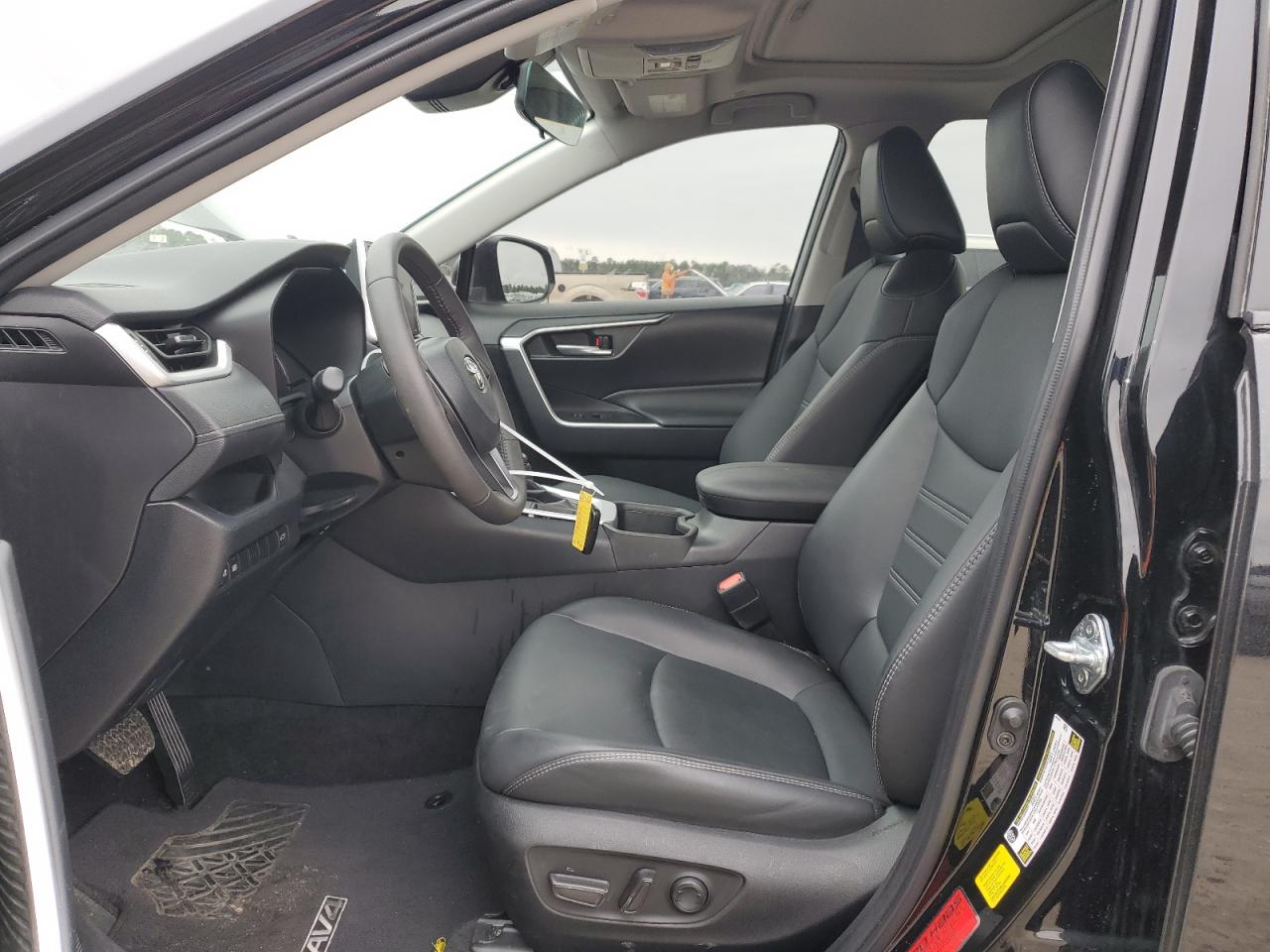 2023 Toyota RAV 4 - Image 7