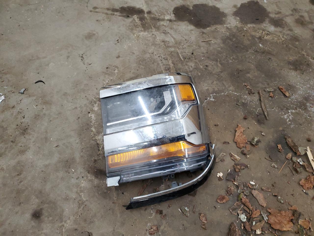 2016 Chevrolet Silverado - Image 14