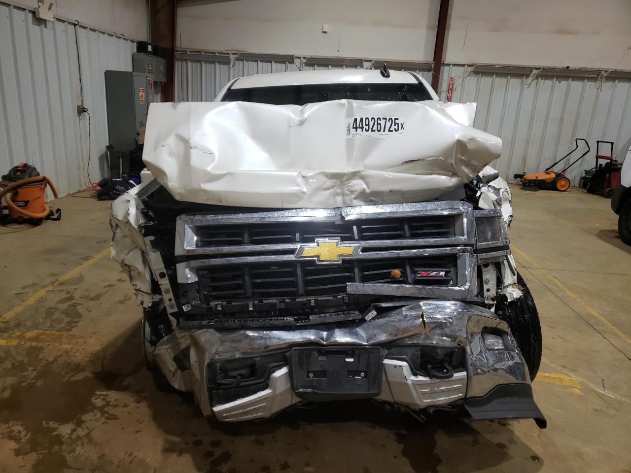 2015 Chevrolet Silverado - Image 11
