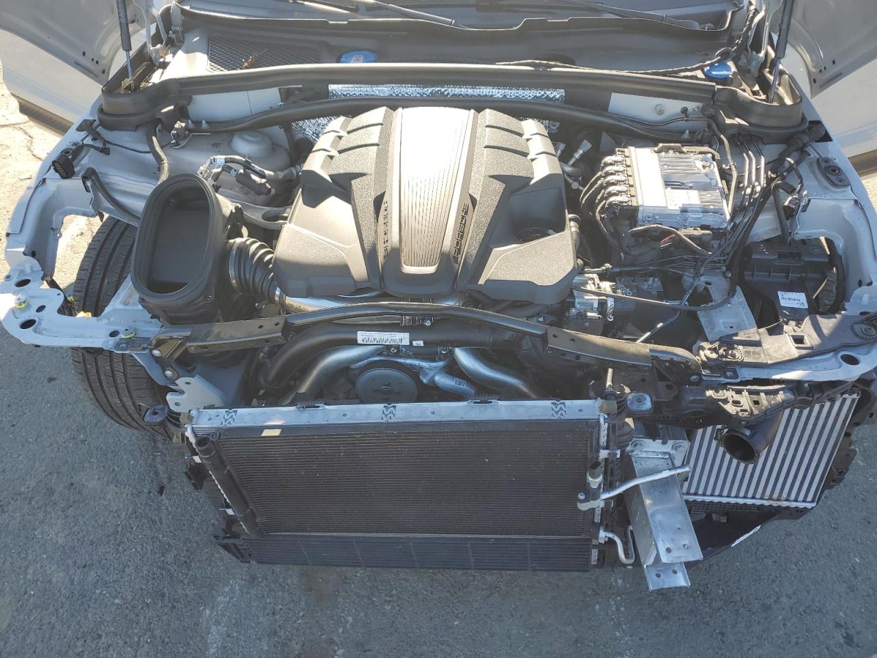 2024 Porsche Macan - Image 12
