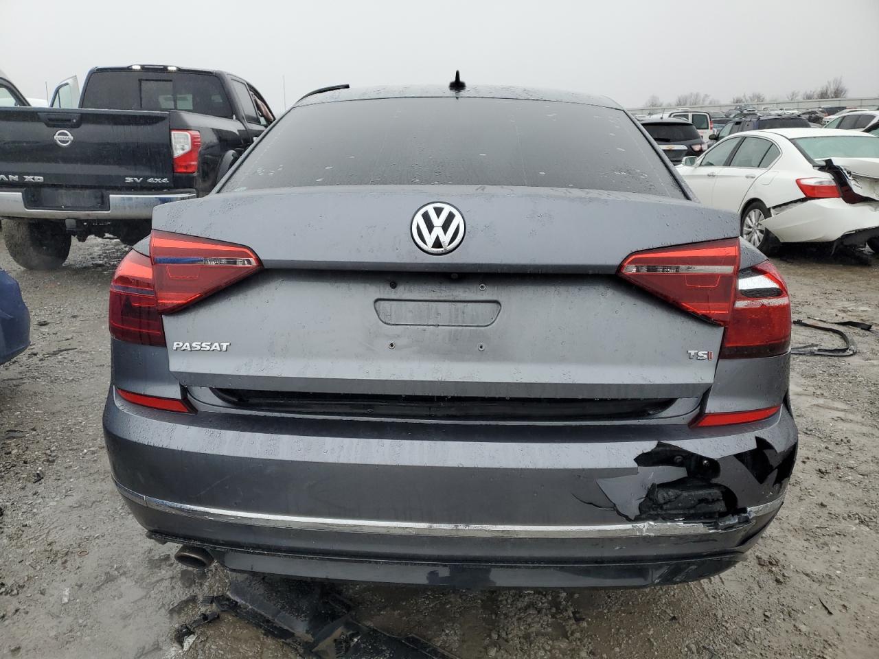 2017 Volkswagen Passat - Image 6
