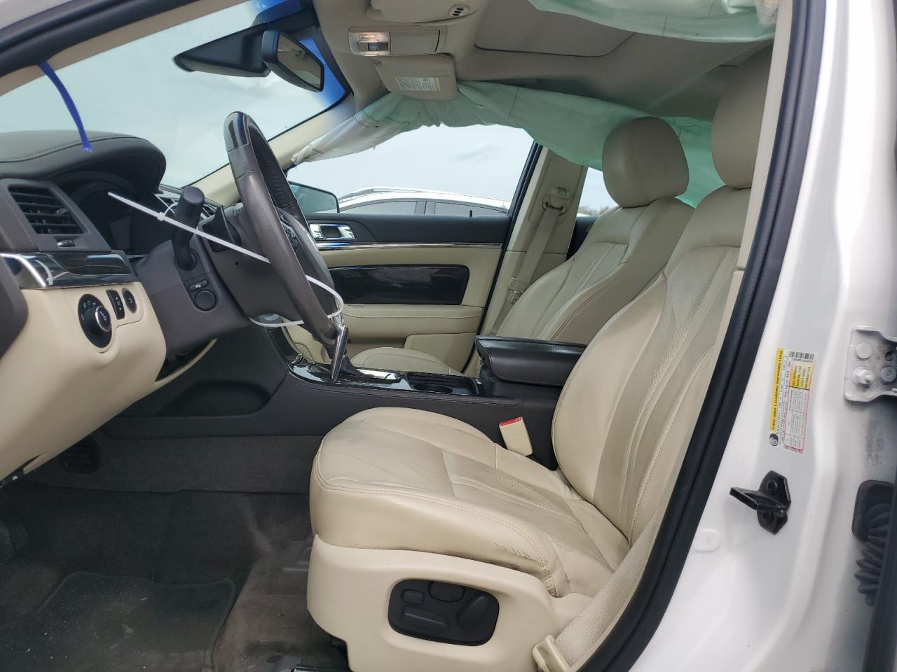 2014 Lincoln MKS - Image 7