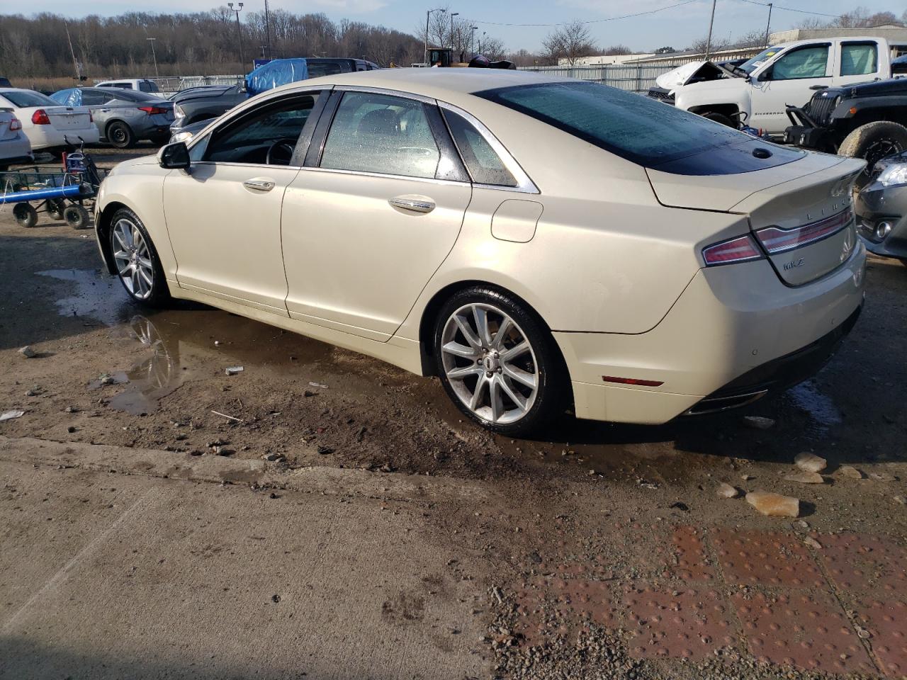 2015 Lincoln MKZ - Image 2