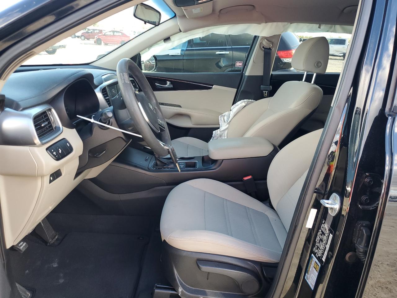 2019 Kia Sorento - Image 7