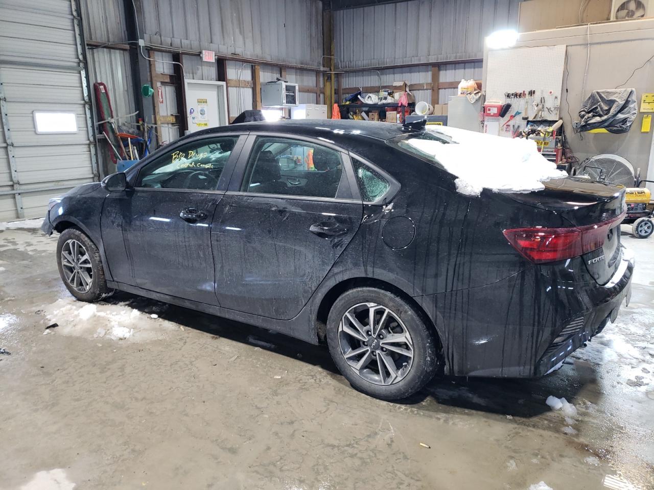 2023 Kia Forte - Image 2