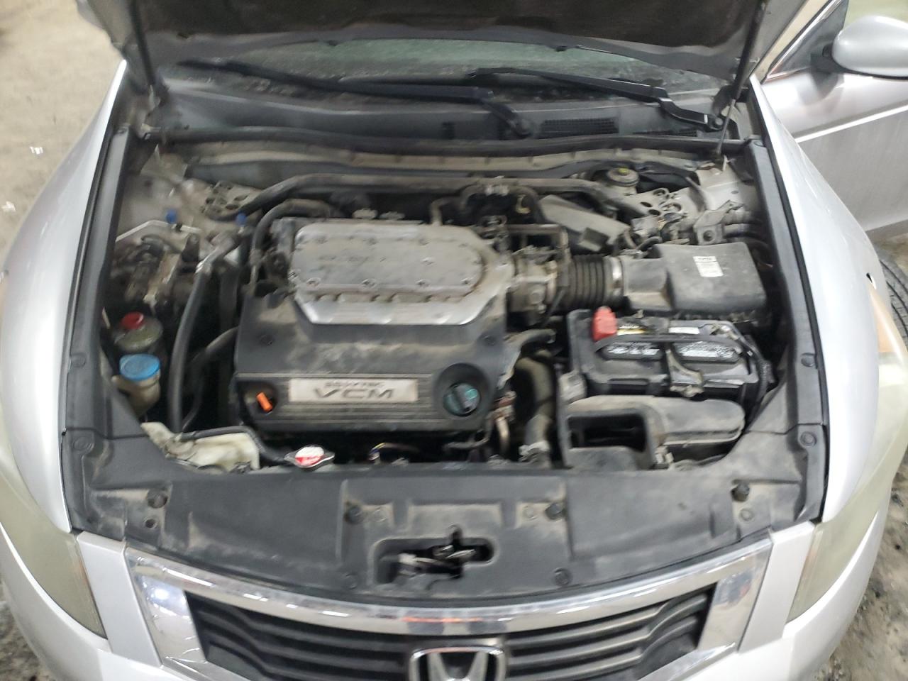 2009 Honda Accord - Image 11
