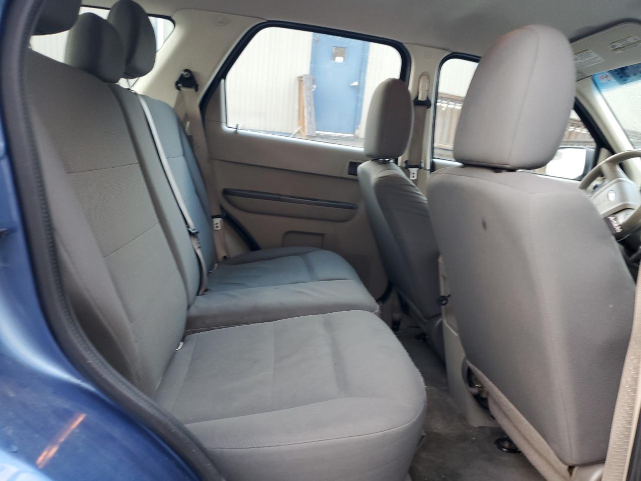 2010 Ford Escape - Image 11