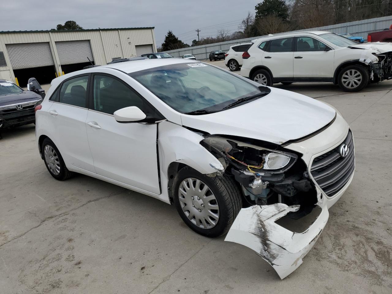 2016 Hyundai Elantra - Image 4