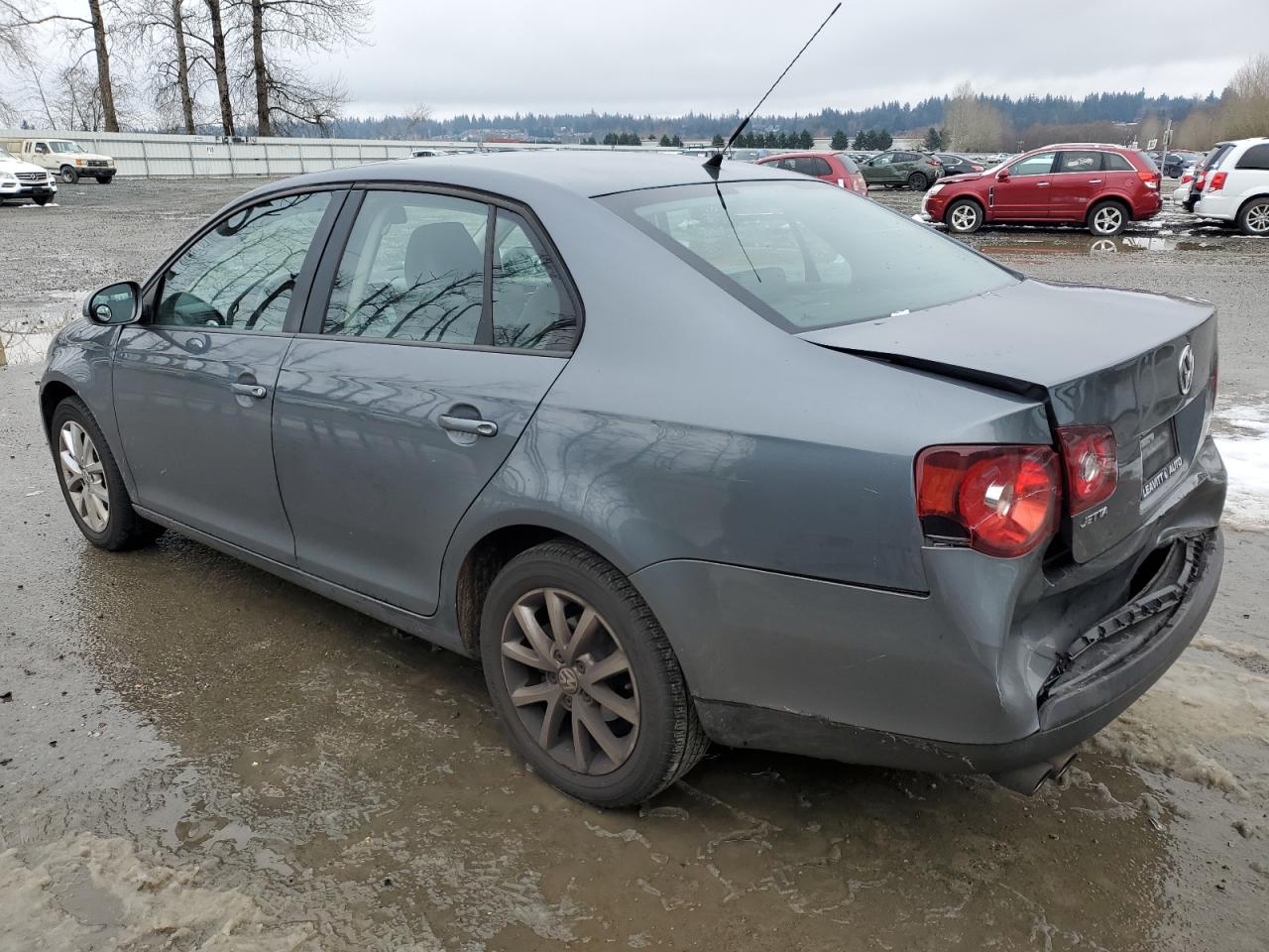 2010 Volkswagen Jetta - Image 2