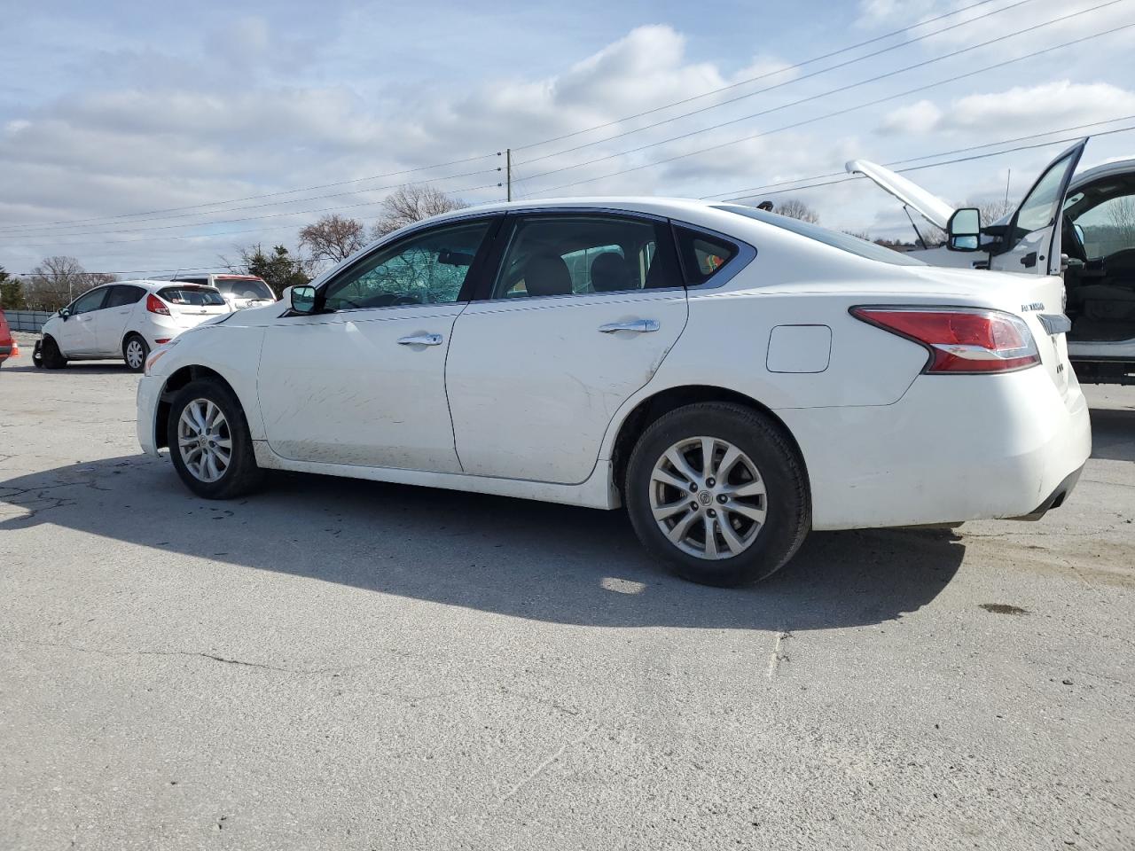 2015 Nissan Altima - Image 2