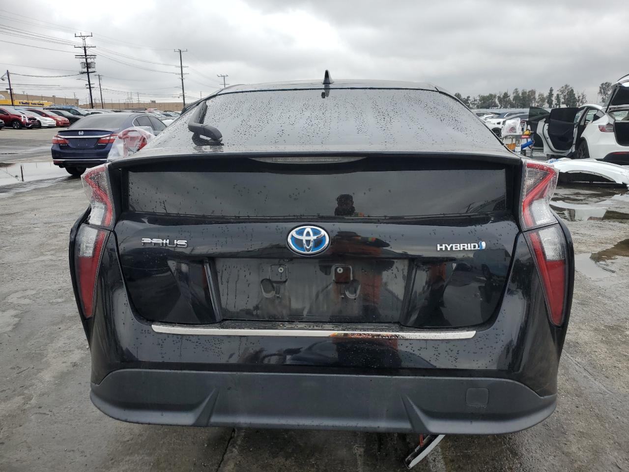 2017 Toyota Prius - Image 6