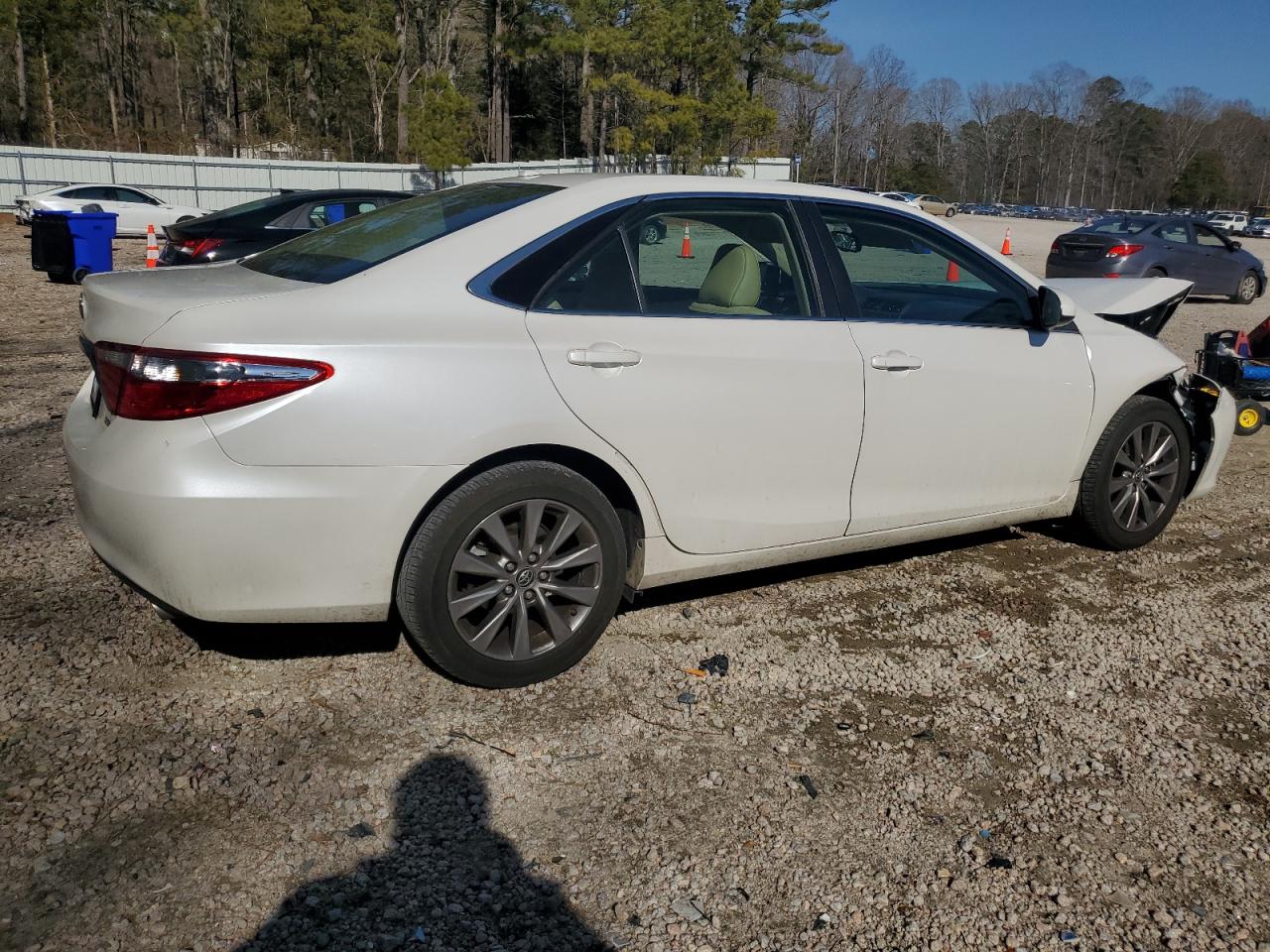 2016 Toyota Camry - Image 3