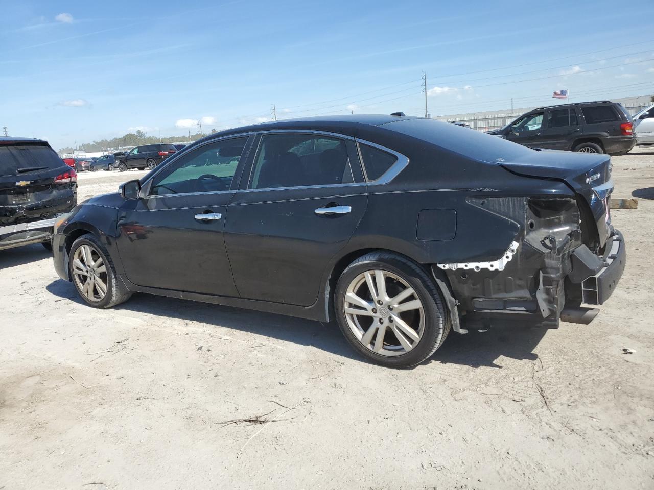 2013 Nissan Altima - Image 2