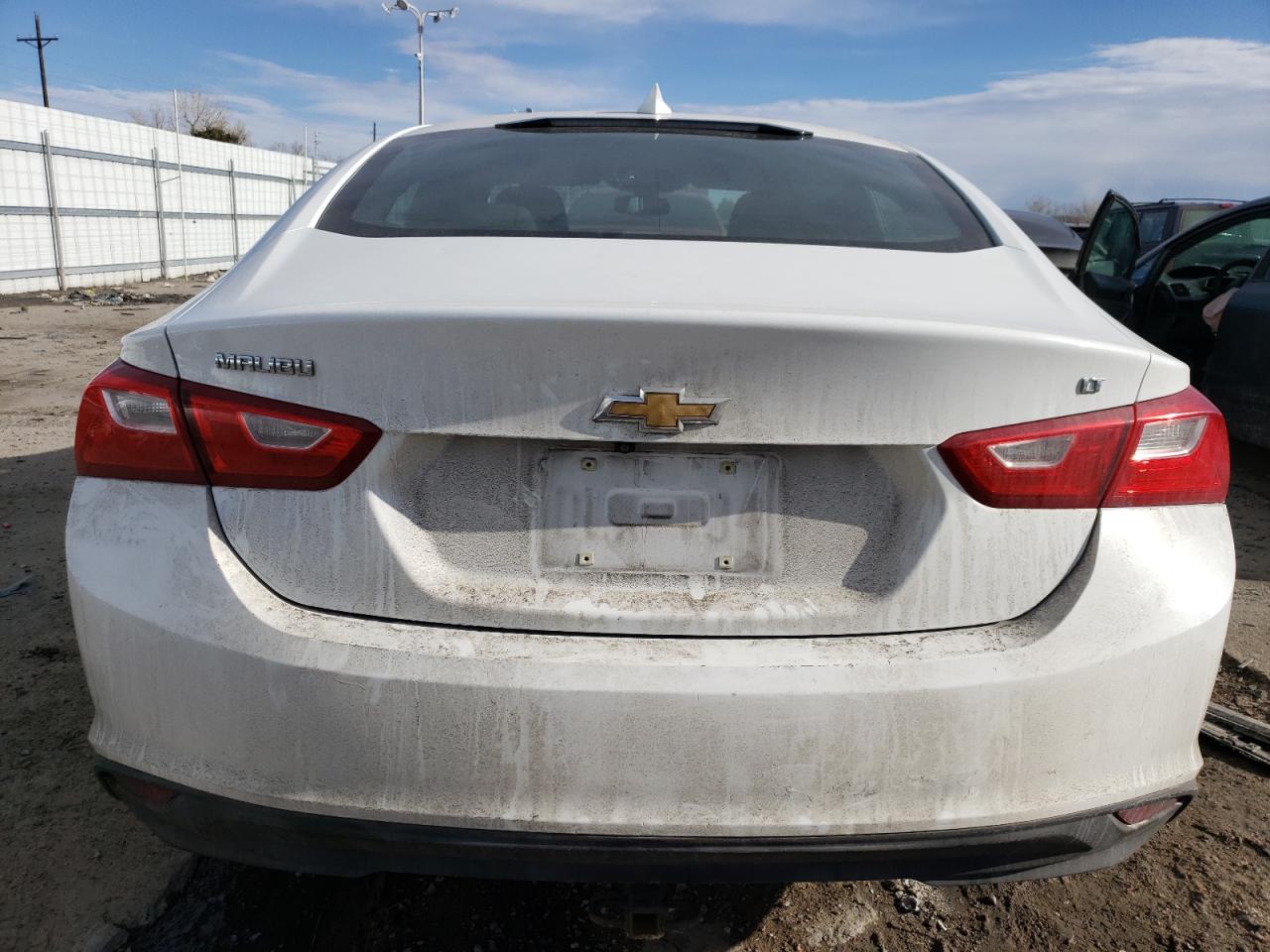 2017 Chevrolet Malibu - Image 6