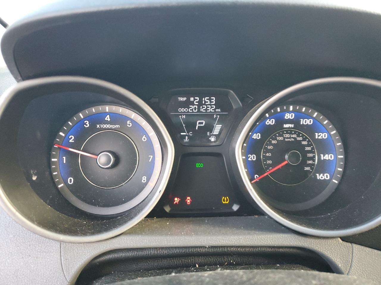 2012 Hyundai Elantra - Image 9
