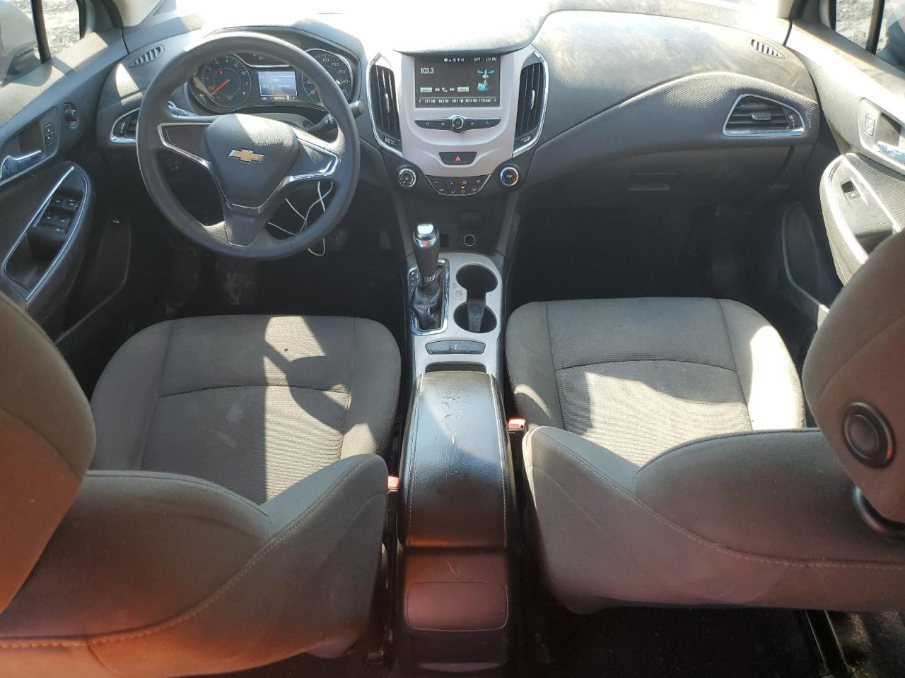 2018 Chevrolet Cruze - Image 8